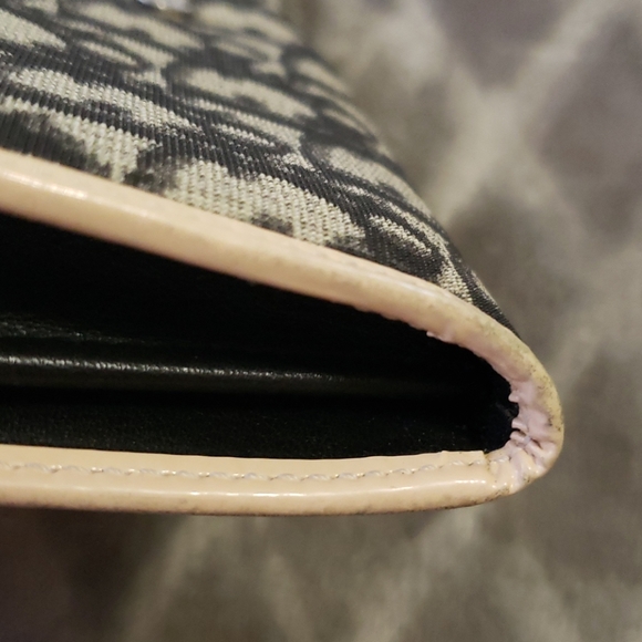 ❣SOLD Christian Dior Wallet❣ - Picture 14 of 16